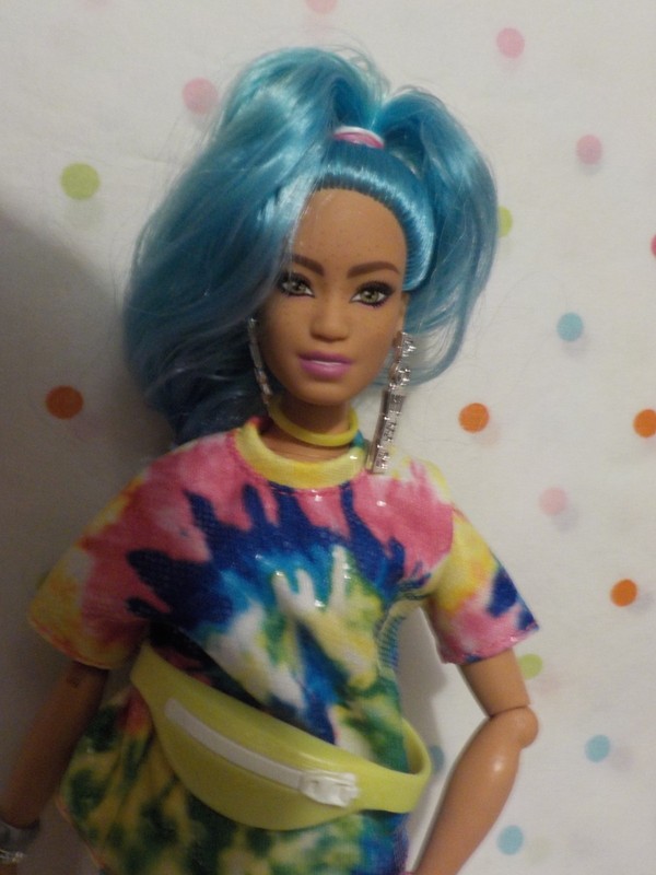 2014 CURVY BARBIE...FRECKLES AND BLUE HAIR....Original Outfit,Jewelry,Shoes