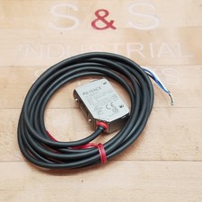 Keyence LR-ZB250AP Laser Sensor, 10-30Vdc, 250mm Distance - USED