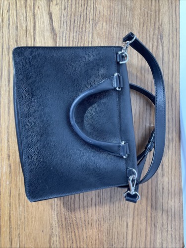 Tumi Black Leather Crossbody Purse. RFID protected “ Not Registered” Very Clean - Picture 3 of 7