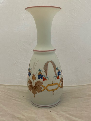 Antique Victorian Satin Glass Vase Circa 1860 - Picture 8 of 8