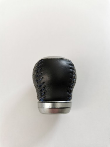 Subaru 6 Speed Gearknob - Picture 3 of 5