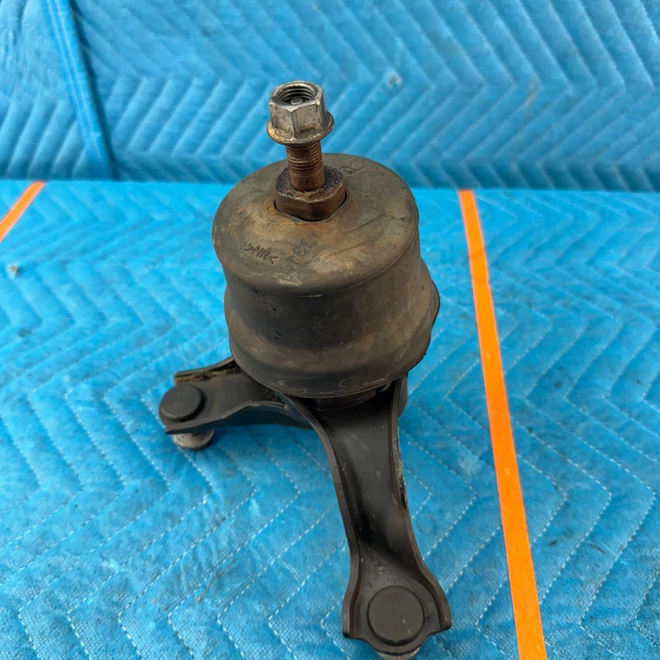 05-10 TOYOTA AVALON XL right At Engine Mount  OEM - Image 4 of 4