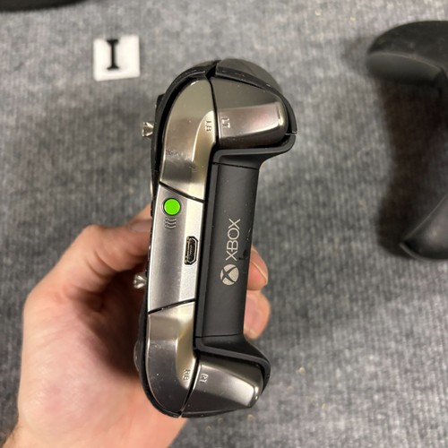 Lote de 2 mandos Microsoft Xbox Elite para reparación de piezas se venden como están - sin probar - Imagen 9 de 15