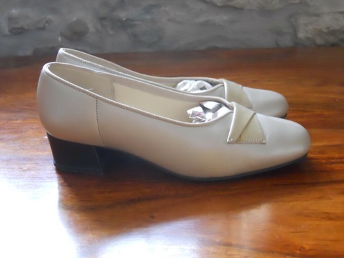 pavers wide fit trainers