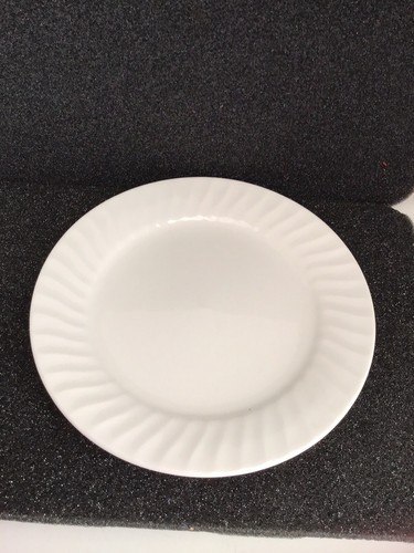 GIBSON EVERYDAY Day Sea Shell 8 “ Luncheon Bread Plate Used - Picture 2 of 3