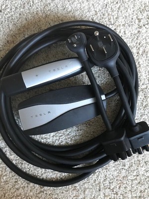 OEM Tesla Model S/X/3 Gen 2 Mobile Connector Charger 32 amp w/ 2
