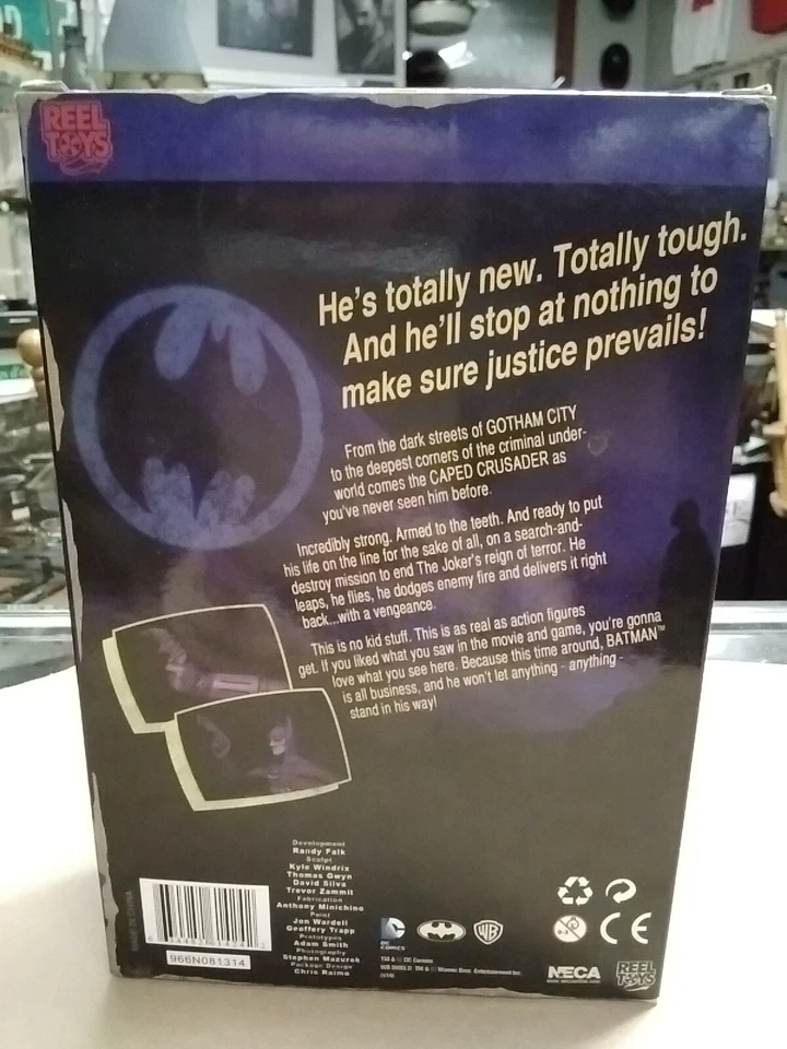 Figura de Acción Oficial Batman The NECA - Caja Abierta Foto 3 de 4