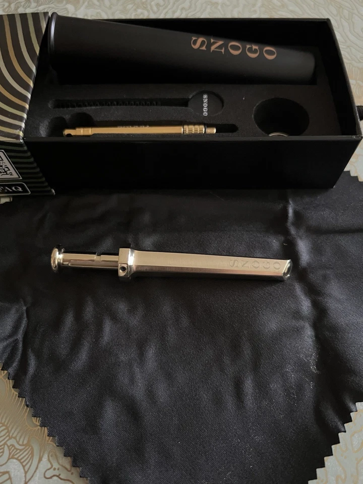 Snogo bump straw holiday sale. Buy gold kit get a silver snogo for FREE - Image 3 of 4