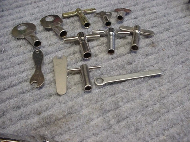 12 Vintage banjo keys/ wrenches  different sizes  Banjo parts  Nickel plated - Image 4 of 4