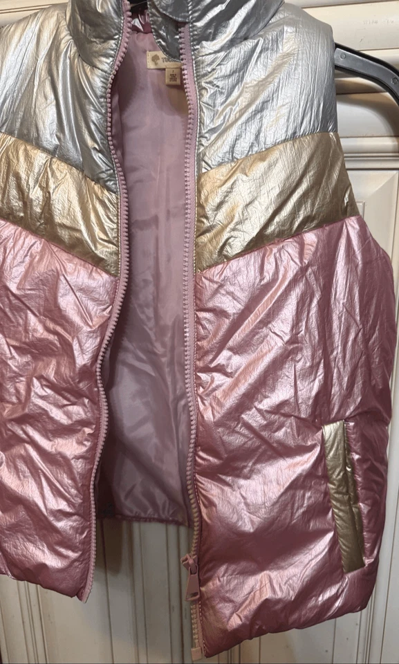 Chaleco acolchado Tucker + Tate para niñas color metálico rosa plata dorado talla 7 Foto 2 de 4