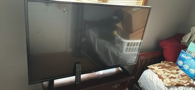 LED Flat Screen TV with Remote Black