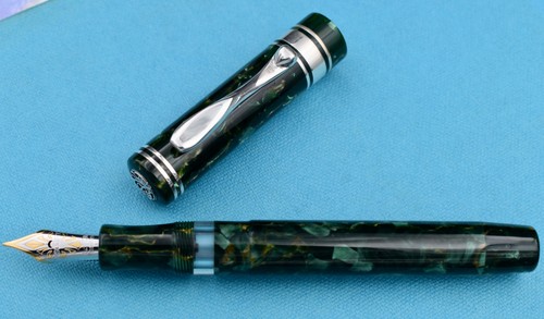 VISCONTI Pen Plus Limited Edition 90 Füllfederhalter mit grünem Michelangelo Zelluloid - Bild 4 von 23