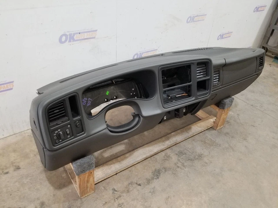 05 2005 CHEVY SILVERADO 1500 LS DASH PANEL GRAY WITH SRS, BEZEL, AND GLOVE BOX Foto 4 de 4