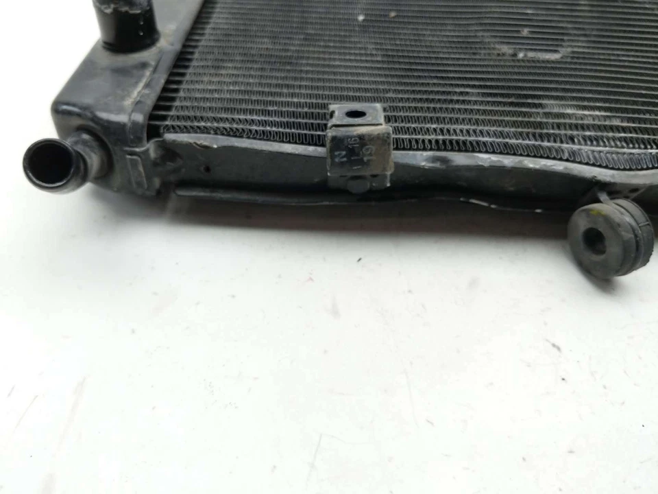 Radiador doblado Yamaha FZ6R FZ6 09 Foto 3 de 4