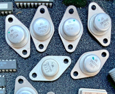 Transistor De Puissance Motorola 2N3740 - PNP 60V 4A - Broches TO-66 - Neuf - Fabriqué Au Mexique