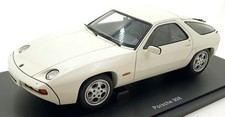 Autoart 1/18 Scale Diecast 77902  - Porsche 928 -  White
