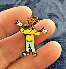Vintage Toys R Us Geoffrey the Giraffe Enamel Pinback Lapel Pin 1.25" Sweatshirt