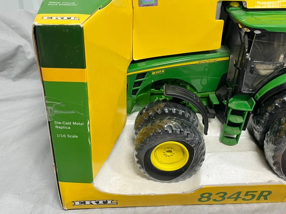 John Deere 8345R DUALS all Around 1:16 ERTL NIB Diecast HUGE Prestige 8R - Image 3 of 4