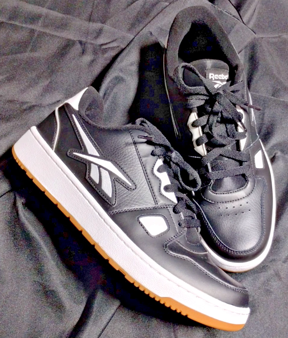 Reebok Resonator Low Black Vector Red for Sale | Authenticity