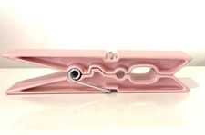 SCULTURA ROSA IN CERAMICA DI GIORGIO LAVERI  MOLLETTA 'MOLLYWOOD' CM 6X37X7