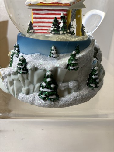 McDonald's Vintage Snow Globe 2006 Very BIG MAC Christmas Restaurant Semi Truck - Picture 4 of 10