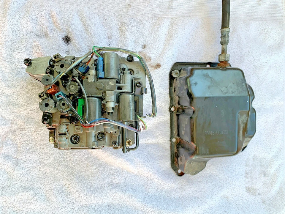 Volvo XC90 2005-2006 2,5 L 2x2 AW55-50SN carrocería de válvula de transmisión automática OEM Foto 2 de 4