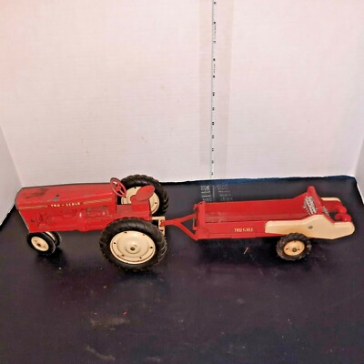 Vintage TRU-SCALE Tractor and Manure Spreader