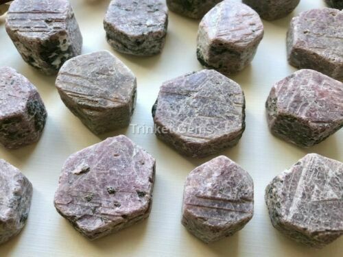 500 Cts Natural Red Ruby crystals Raw Rough Loose Gemstone Lot - Foto 5 di 5