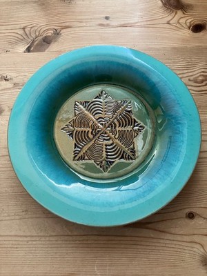 UNITED STATES QUARRY TILE CO ROMANY VINTAGE STAR TURQUOISE  ART POTTERY PLATE