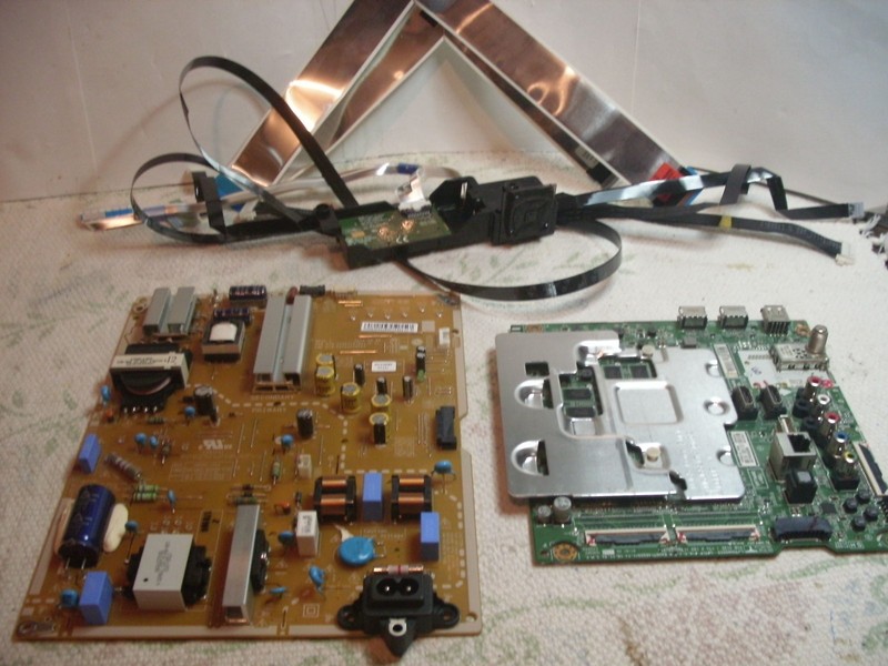LG LARGE FLAT SCREEN TV PARTS