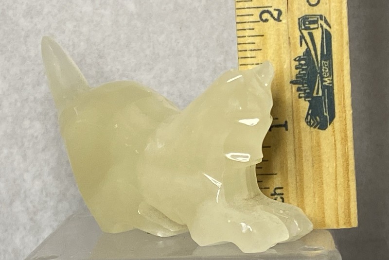 Figurine, Polished Done Sculpture. Cat. Whit Onyx(?)🔺flaw