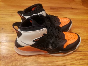 jordan mars 270 shattered backboard