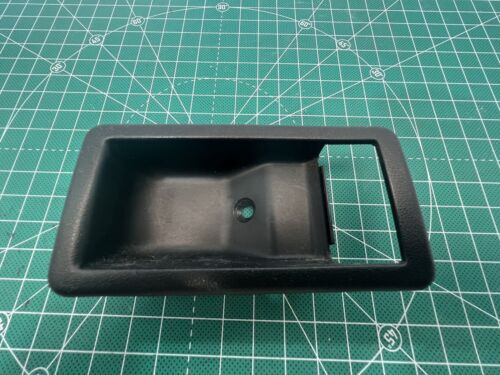 1986 NISSAN 300ZX DRIVER SIDE LH INTERIOR DOOR HANDLE INSERT OEM USED. B2