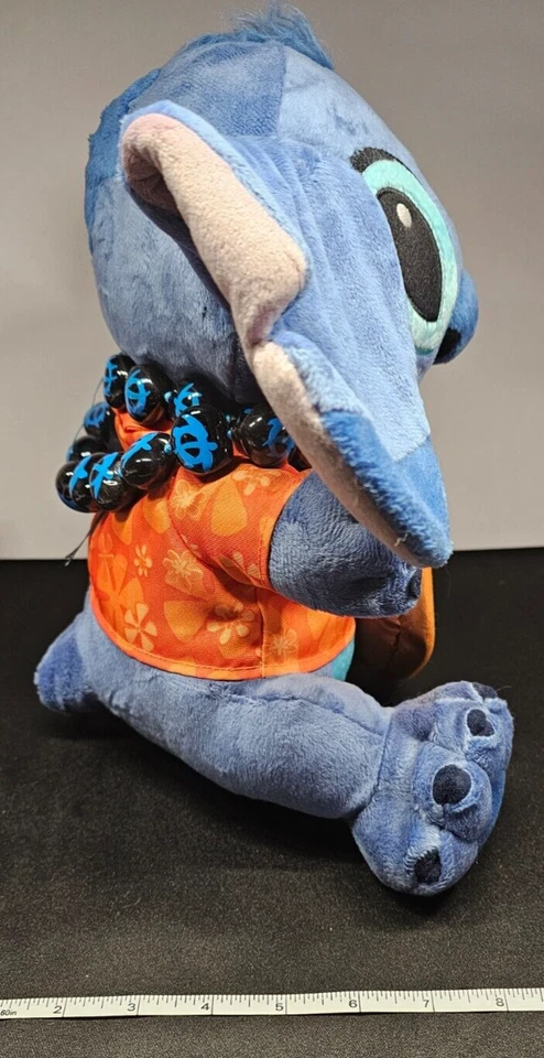 Guitarra Disney Store Hawaii Lilo & STITCH Peluche 12” con Collar de Cuentas Foto 2 de 4