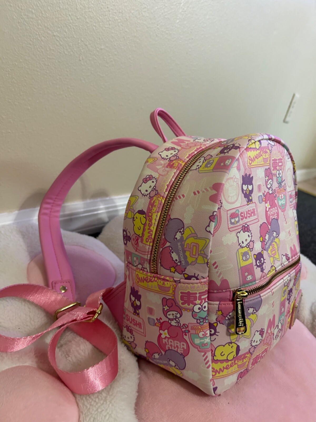 loungefly backpack hello kitty mini - image 2