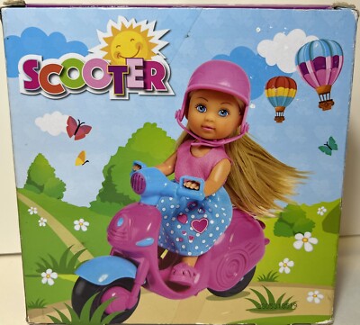 SIMBA Toys Evi Love Scooter Playset With Helmet, Articulated Legs