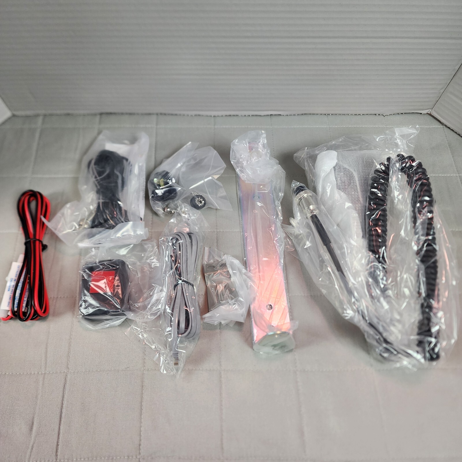 Uniden BearTracker 885 Hybrid CB Radio Digital Police Scanner GPS