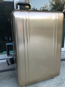 29 x 20 x 10 suitcase