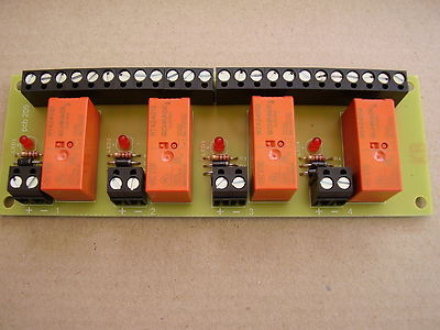 Handliche 4 Wege Relais Platine 12V DC Betrieb