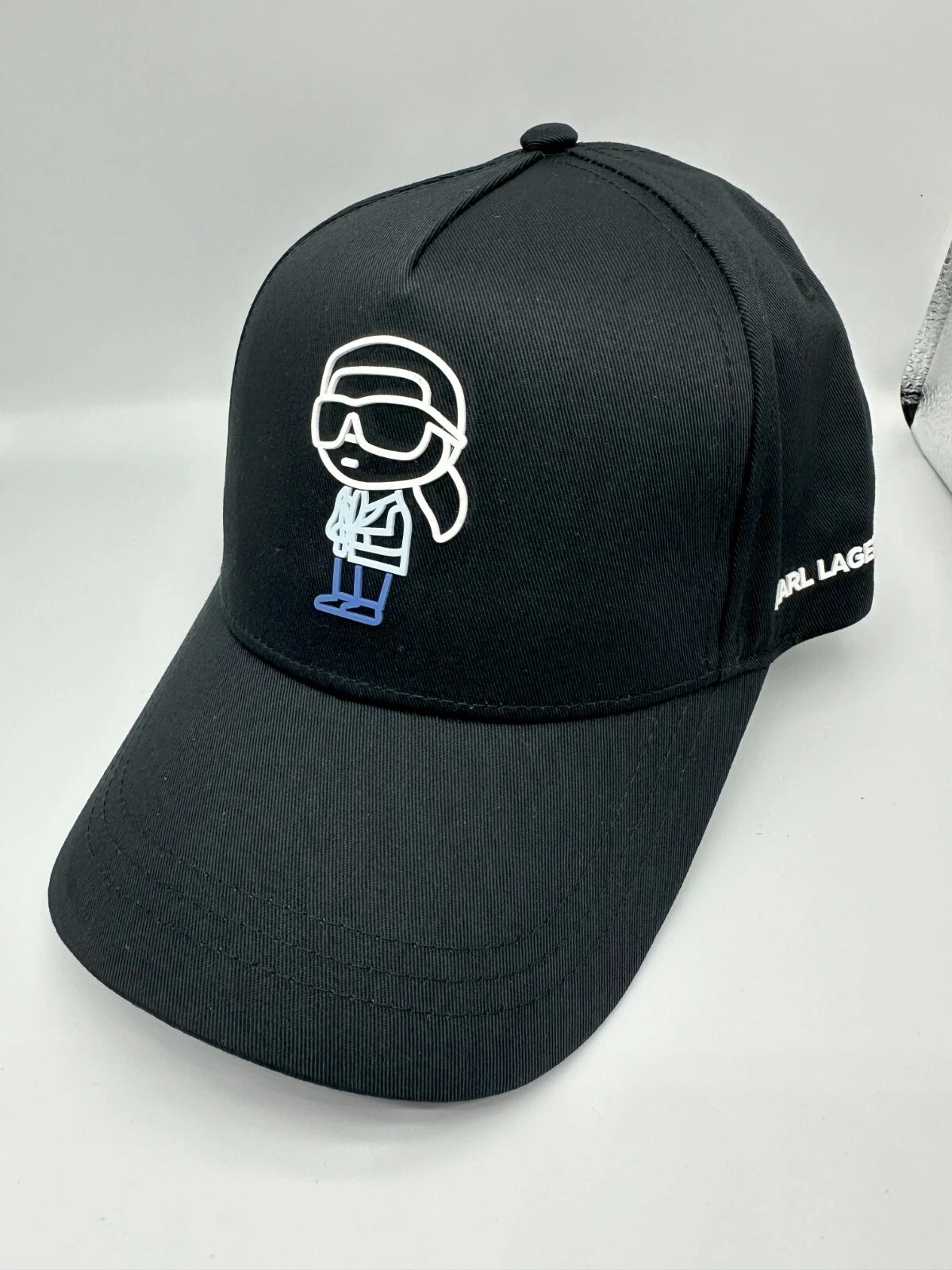 Karl Lagerfeld Unisex Adjustable Baseball Cap One Size, Iconic Logo, Stylish Fit
Opens in a new wind