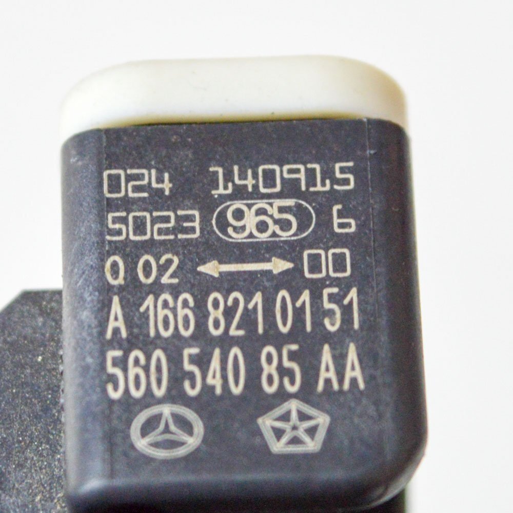 ホルダー MASERATI QUATTROPORTE M156 3.0 S Rear Right Crash Impact Sensor