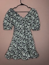 Women’s En Saison Arielle Leaf Fit & Flare Mini Dress Size Medium