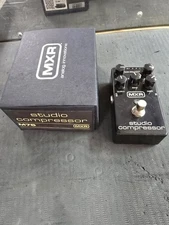 MXR Dunlop Studio Compressor M-76 Guitar Effect True Bypass M76 