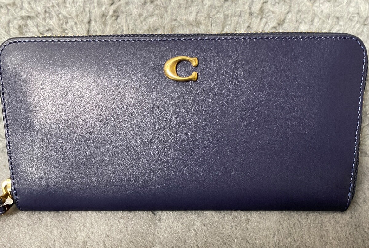 Coach Essential Slim Accordion Zip Wallet Navy Blue Pebbled