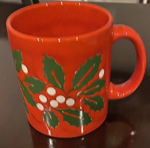 Waechtersbach Christmas Mugs Set of 2 Hollies & Berries