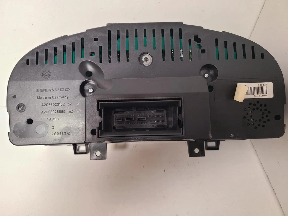 Medidor de velocímetro usado se adapta a: Volkswagen Rabbit 2009 grado A de EE. UU. Foto 2 de 4