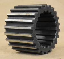 73-466-3 GEAR ( 19 / 22 TOOTH ) - SPICER TRANSMISSION **NEW**