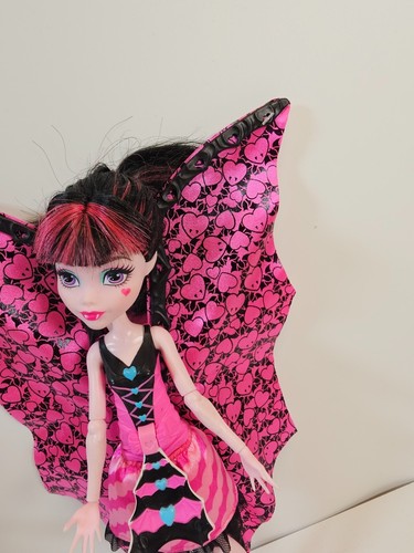 Monster High Ghoul-To-Bat Transformation Doll Draculaura + Howleen Wolf bundle - Picture 12 of 17