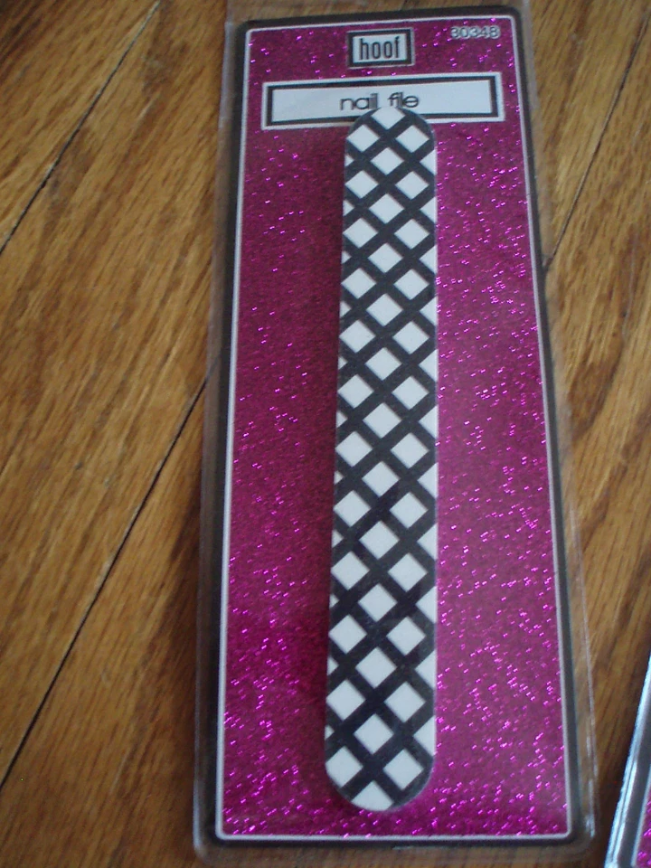 finger nails and tweezers lot of 4 items-manicure clippers-toe spacers-nail file - Image 2 of 4