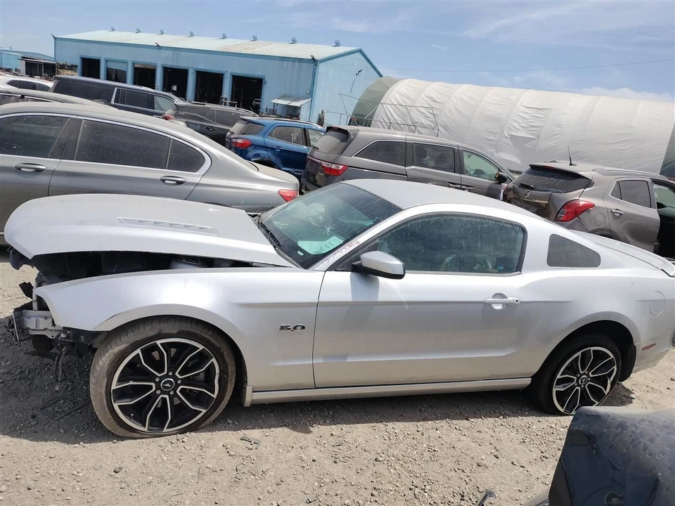 Bote de carbón 9R3Z9C985C 2013 Ford Mustang Foto 2 de 4